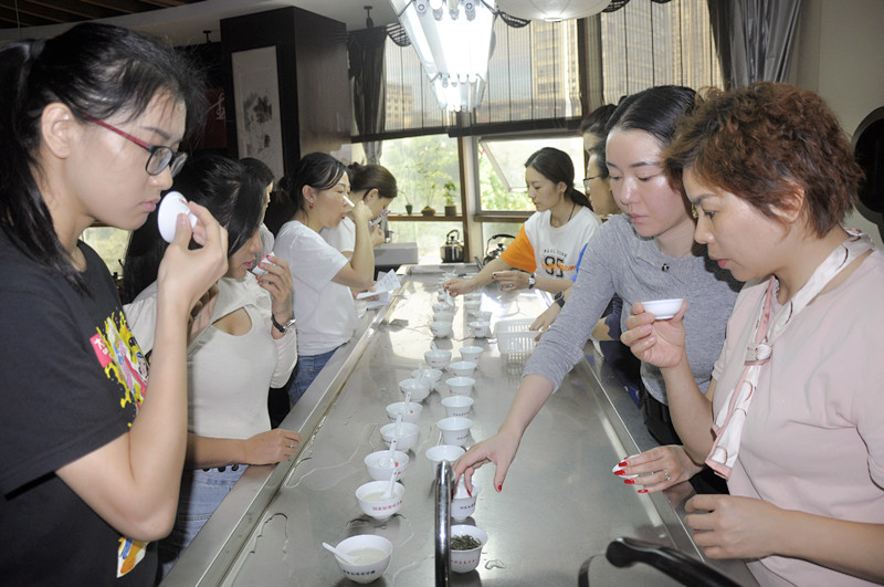 我国十大茶艺师培训排行榜：青年传承视角，00后的表达语系
